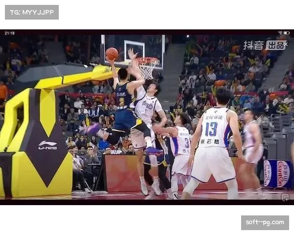 杜锋五小阵容迎来终极版本 胡明轩投射牵制力重构进攻空间